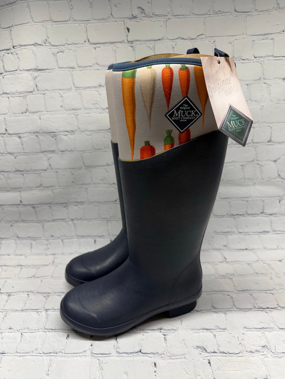 NWT Muck Women's Tall Garden Work Boot with Carrots Size 5